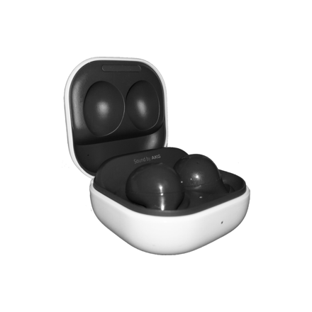 Estojo branco aberto com dois fones sem fio pretos